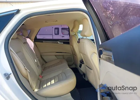 2016 Ford Fusion z USA, uszkodzony, nr VIN 3FA6P0LU5GR190494